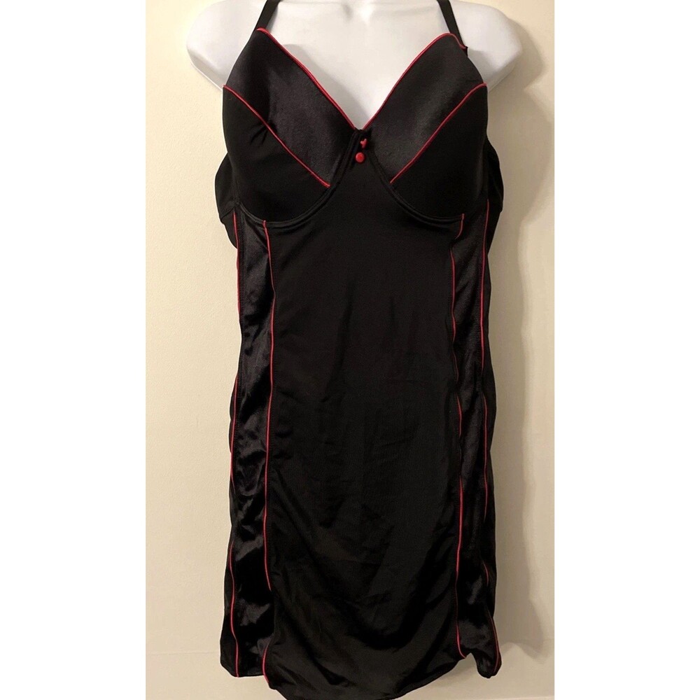 Torrid Lingerie Dress Plus Size 4 w/Underwire Bra Black Red Silky Form Fitting